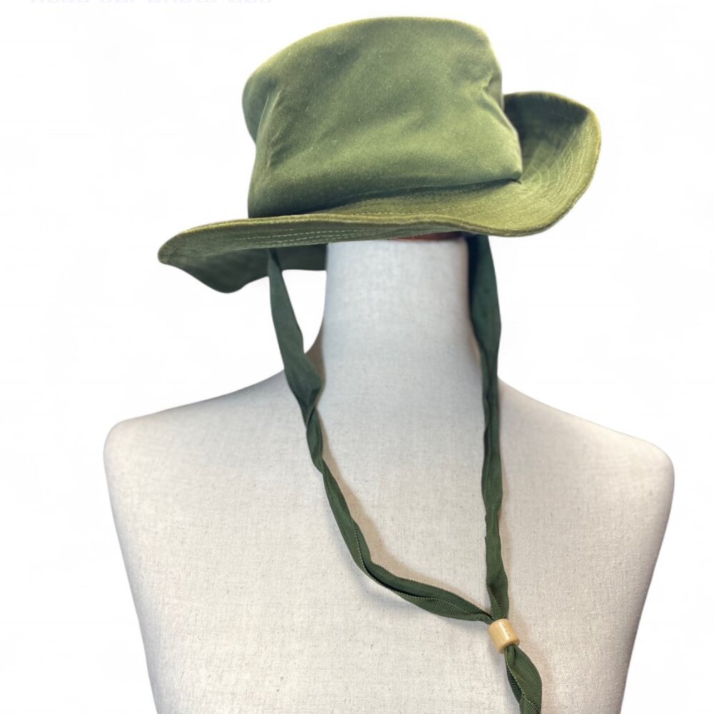 Vintage Mr. John Deb-Teen Womens Green Velvet Hat with ribbon strap 50s/60s